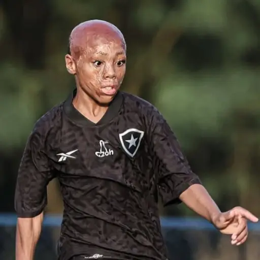 Bernardo Lopes sigue su desarrollo como futbolista en Botafogo de Brasil 