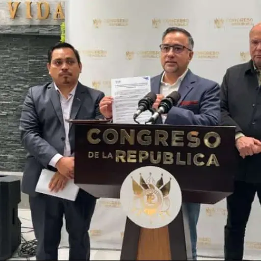 Diputados de la bancada VOS en conferencia de prensa en el Congreso el miércoles 15 de octubre de 2025. ,Dayana Rashón/EU