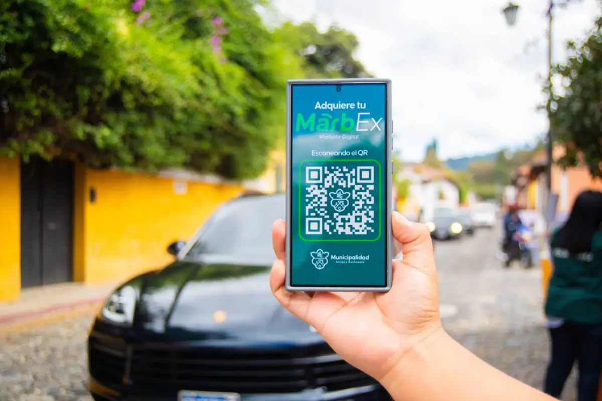 La Municipalidad de Antigua Guatemala da un paso firme hacia la modernizaciÃ³n con la implementaciÃ³n del Marbete Digital (MarbEx)., CortesÃ­a