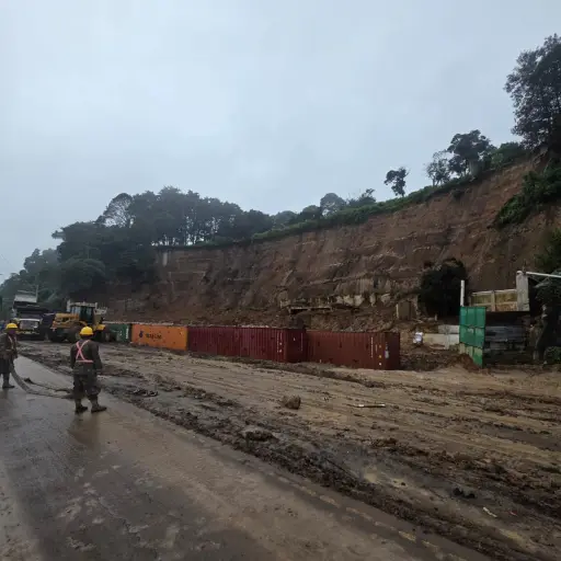 Donación de contenedores  ,Cortesía