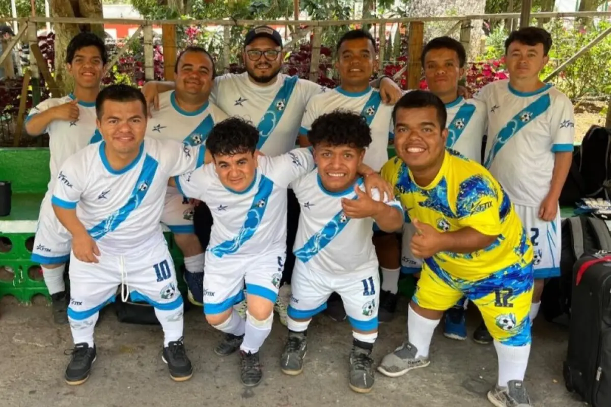 La Selección Nacional de Guatemala de futbol de talla baja