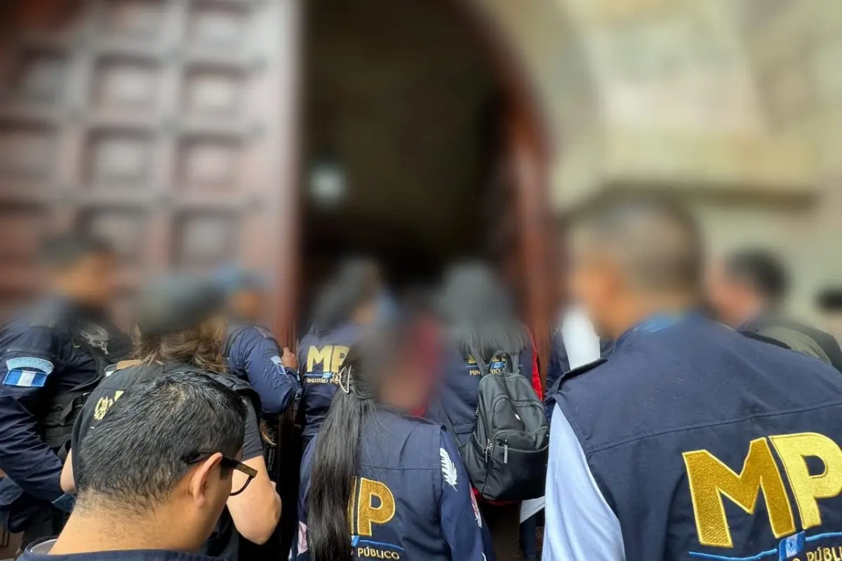 El personal fiscal realiza diligencias en el marco de la investigación por la fuga de reos., Ministerio Público