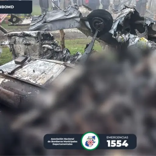 Tres personas murieron en el marco del accidente aéreo en Tecpán Guatemala, Chimaltenango. ,Bomberos Municipales Departamentales