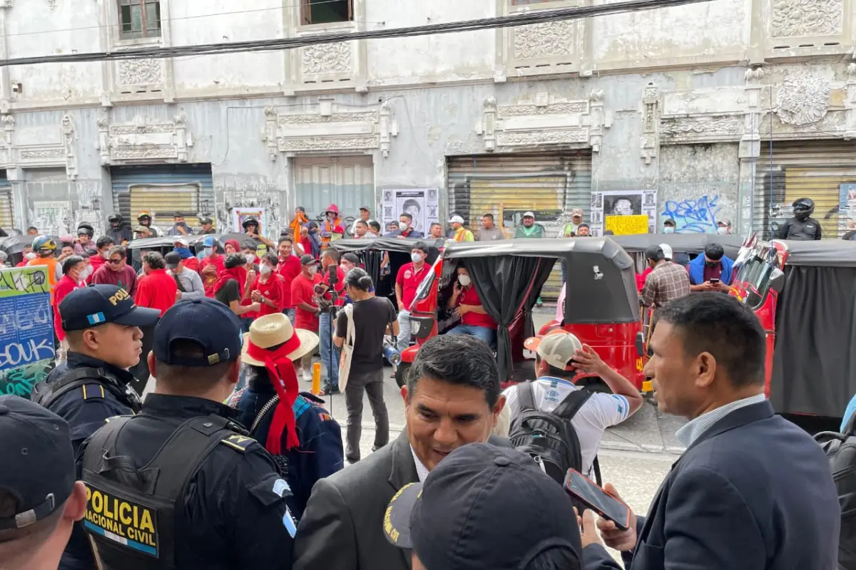 Un grupo de manifestantes permanece en los alrededores del Congreso., Dayana Rashón/EU