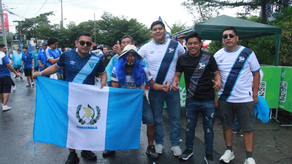 Invasión de aficionados guatemaltecos en El Salvador | Alex Meoño