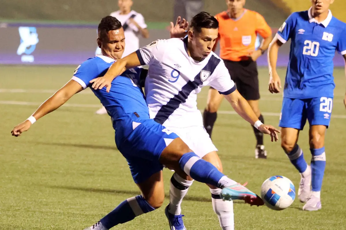 El Salvador venció a Guatemala en las eliminatorias al Mundial 2026, EFE.