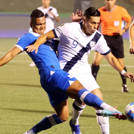El Salvador venció a Guatemala en las eliminatorias al Mundial 2026 ,EFE.