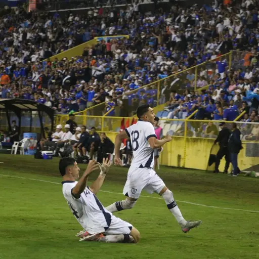 Celebración de Guatemala ante El Salvador - Alex Meoño