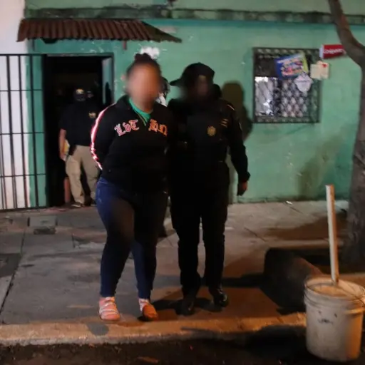 Norma Pérez fue sorprendida cuando trasladaba droga. ,PNC