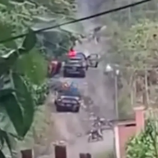 Enfrentamiento armado en Morales, Izabal, queda grabado en video. ,Captura de pantalla video Facebook.