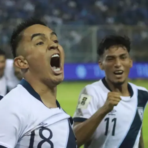 Óscar Santis le dio el triunfo a Guatemala ante El Salvador 