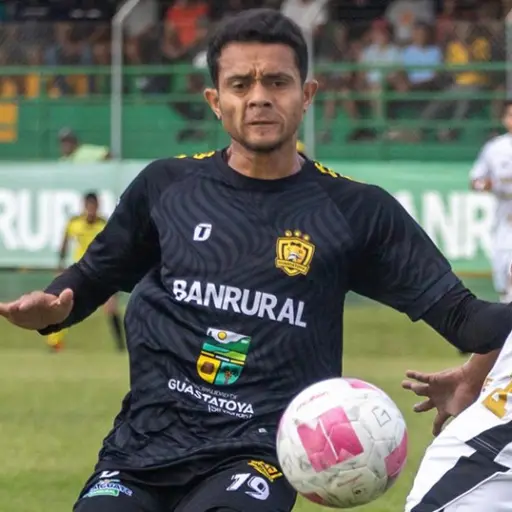 Guastatoya y Comunicaciones en partido por la fecha 14 del Apertura 2025