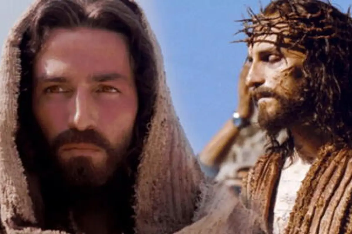 Jim Caviezel, Instagram