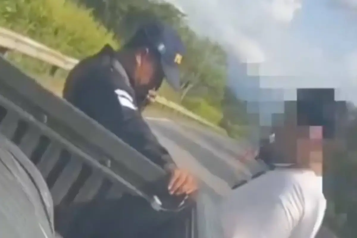 Denuncian supuesta extorsión en Guatemala., Captura de pantalla video X.