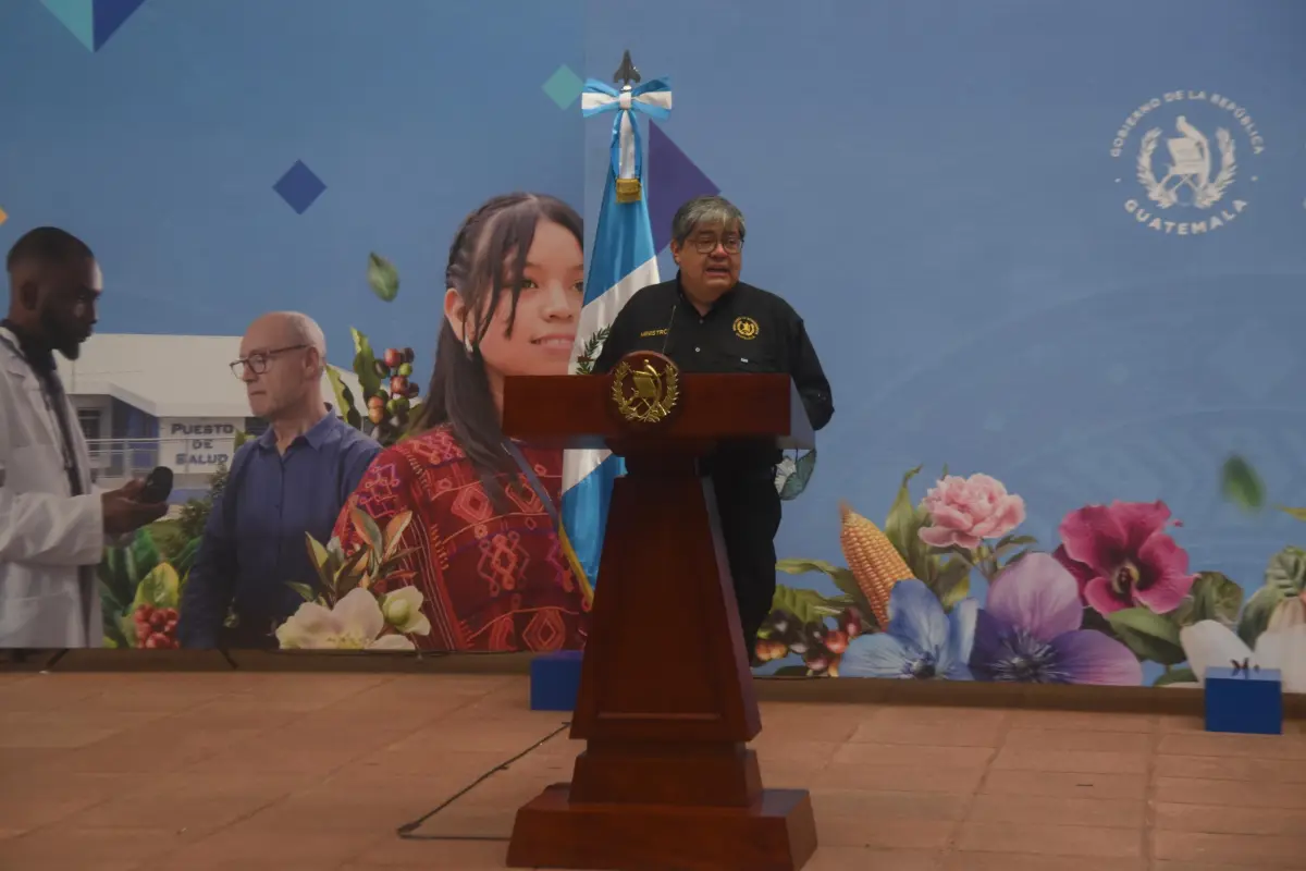 El ministro de Gobernación, Francisco Jiménez, anunció una serie de decisiones tras la fuga de 20 reos de la cárcel Fraijanes II., Omar Solís/Emisoras Unidas