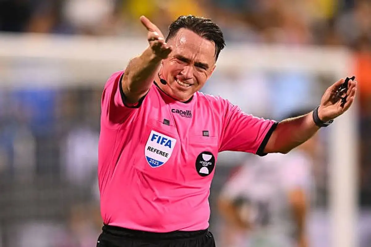 Pierre-Luc Lauziere es el árbitro del partido El Salvador vs. Guatemala 