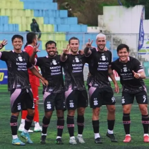 Nicolás Martínez celebrando triplete ante Malacateco 