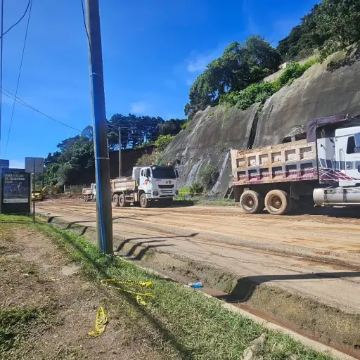 El personal del MP acudió al área de derrumbe en Km. 24 de la ruta a El Salvador para una diligencia. ,Ministerio Público