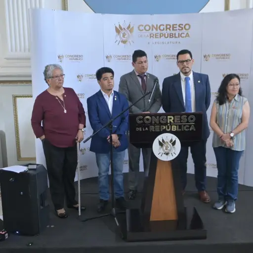 Diputados oficialistas presentaron el jueves, 9 de octubre, un amparo relacionado con el Decreto 7-2025. ,Omar Solís/Emisoras Unidas