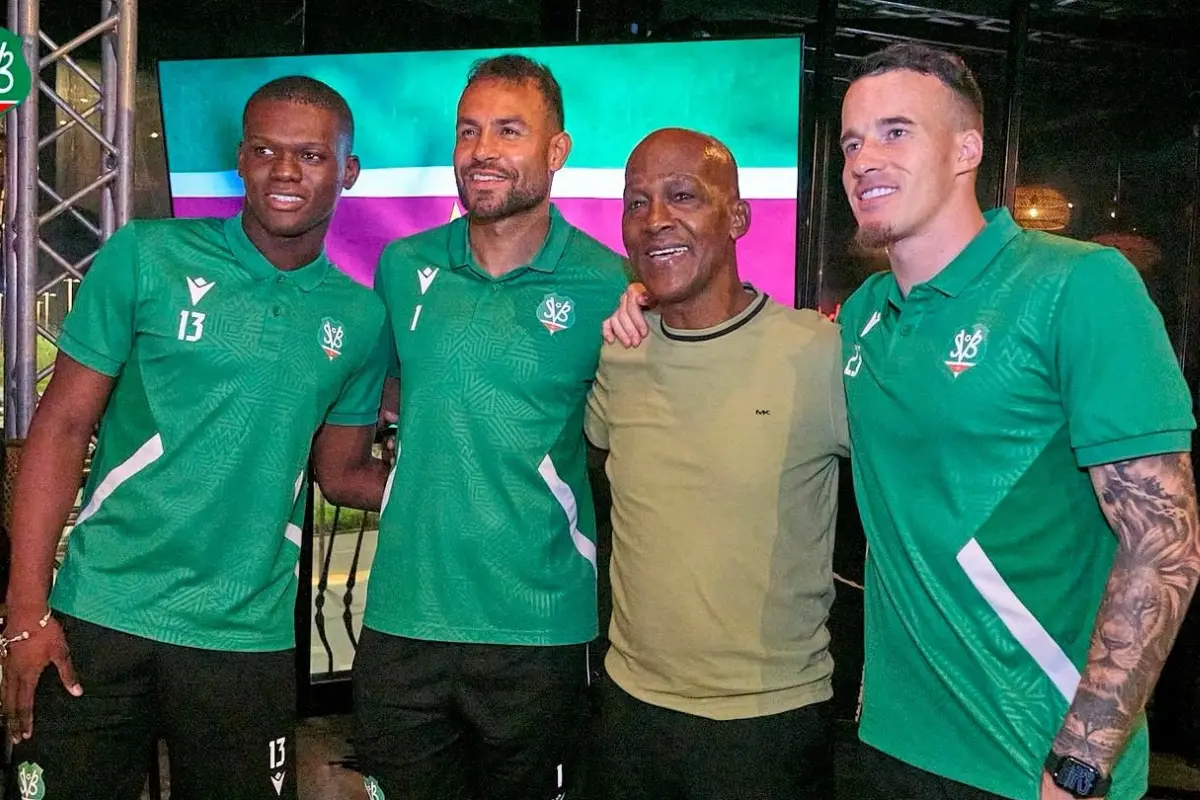 Futbolistas de Surinam. , SVB Eerste Divisie.