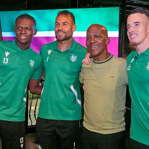 Futbolistas de Surinam.  ,SVB Eerste Divisie.