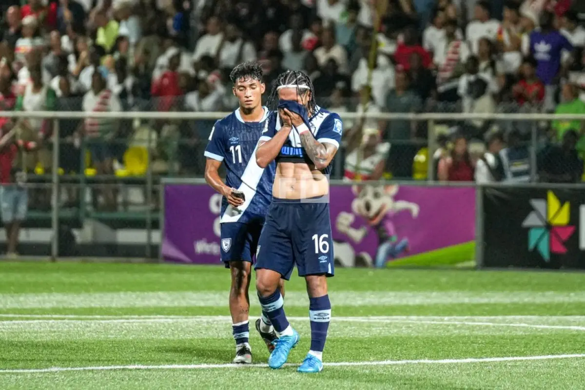 Jugadores terminaron llorando al final del partido en Surinam 
