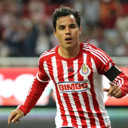 Fotografía de archivo del exjugador de Chivas Omar Bravo festejando una anotación en el estadio Omnilife de la Ciudad de Guadalajara (México) , EFE/Ulises Ruiz Basurto