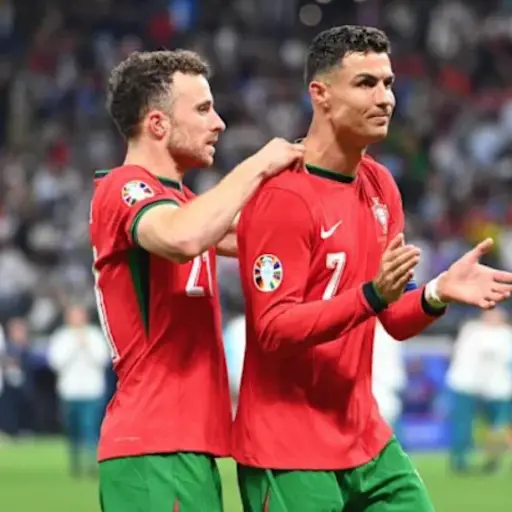 Cristiano Ronaldo junto a Diogo Jota. ,Redes sociales.