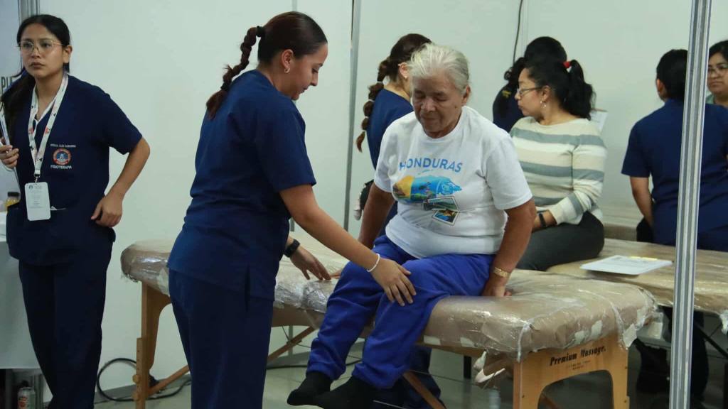 Ofrecen servicios de salud gratis en Parque de la Industria | Álex Meoño