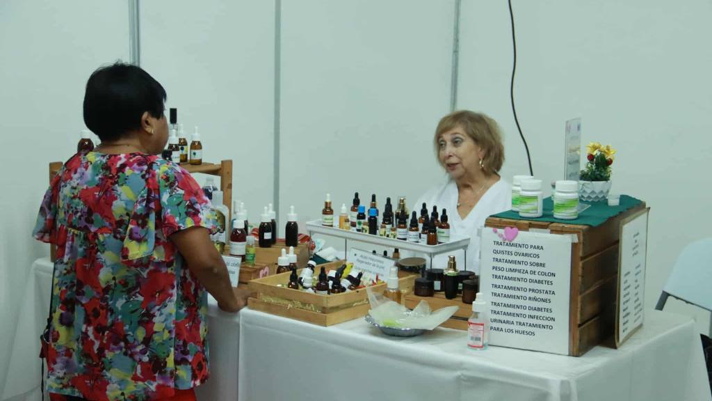 Ofrecen servicios de salud gratis en Parque de la Industria | Álex Meoño