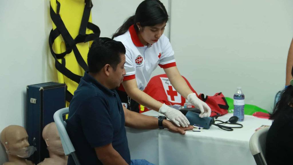 Ofrecen servicios de salud gratis en Parque de la Industria | Álex Meoño