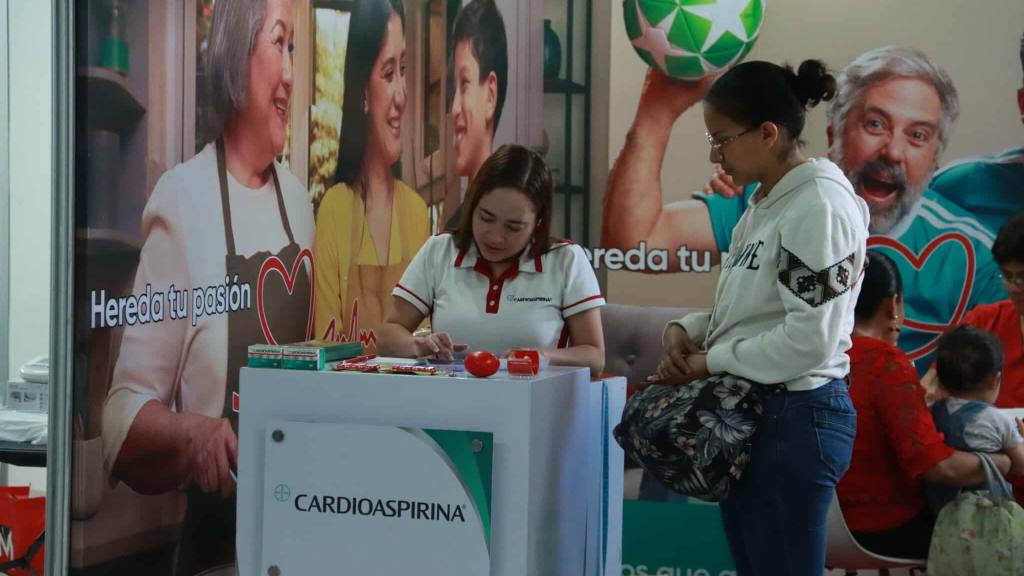 Ofrecen servicios de salud gratis en Parque de la Industria | Álex Meoño