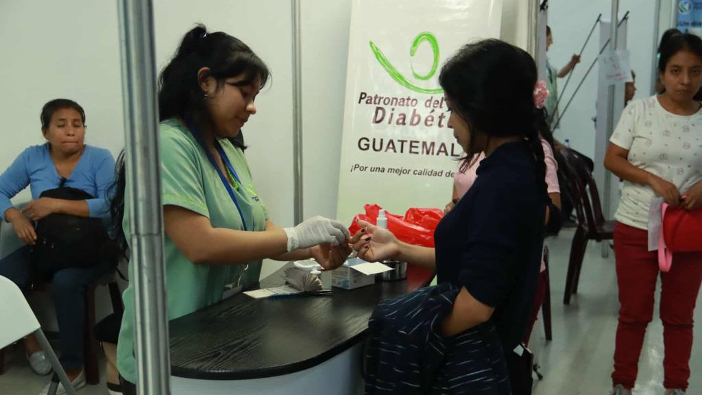 Ofrecen servicios de salud gratis en Parque de la Industria | Álex Meoño