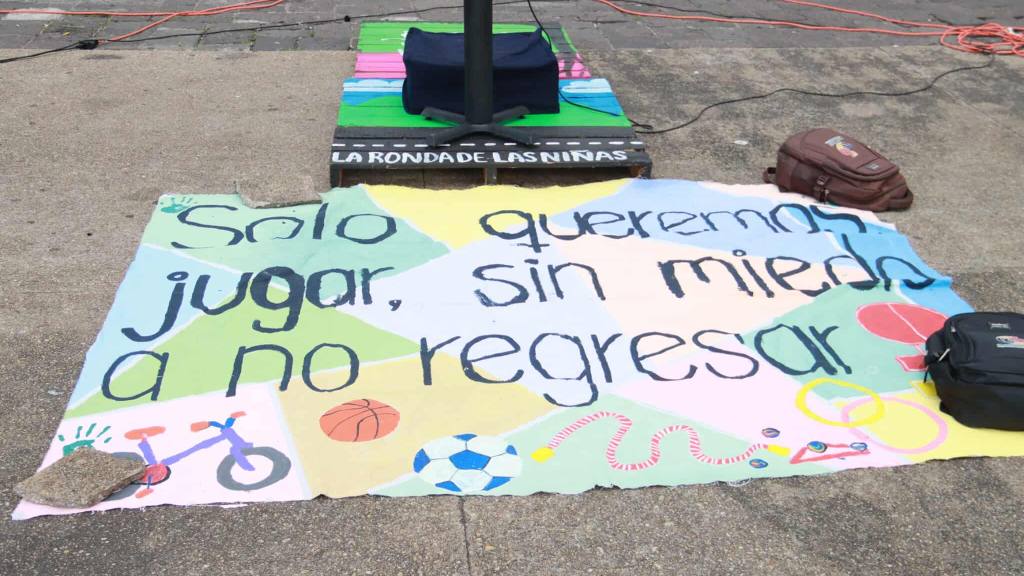 Niñas piden por sus derechos en la Plaza de la Constitución | Álex Meoño