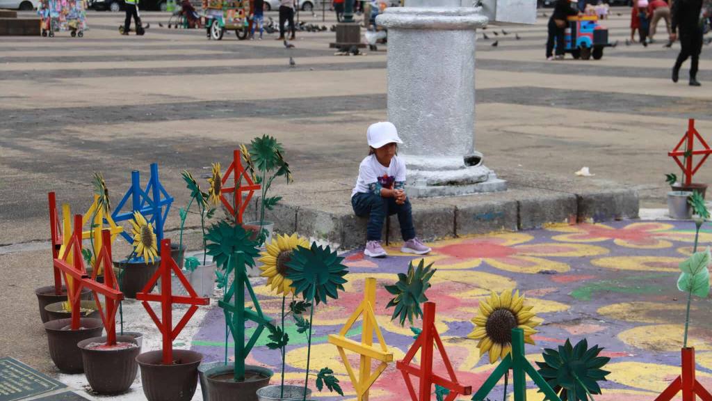 Niñas piden por sus derechos en la Plaza de la Constitución | Álex Meoño