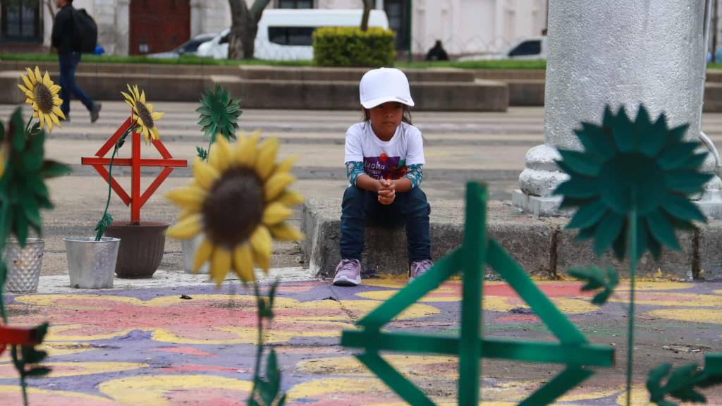 Niñas piden por sus derechos en la Plaza de la Constitución | Álex Meoño