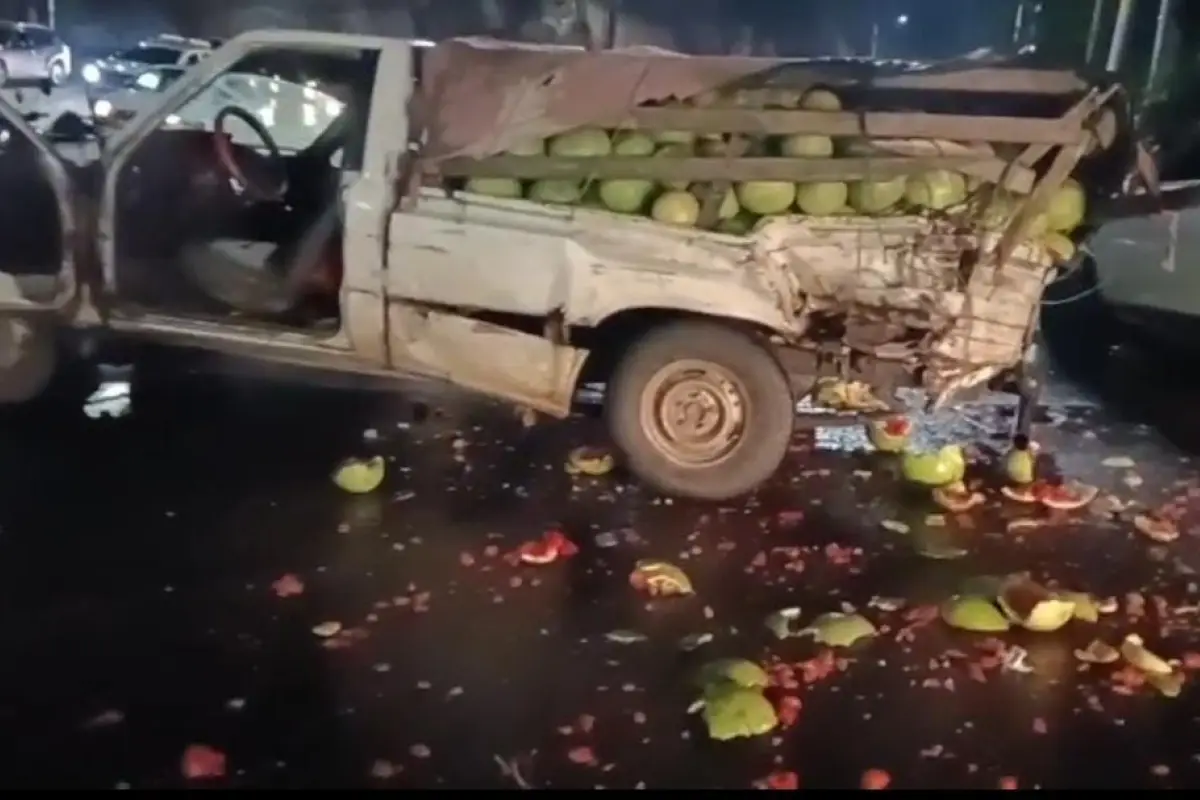 Uno de los carros involucrados en el accidente transportaba sandías., PMT de Villa Nueva.