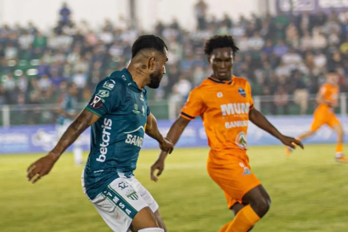 Antigua recibió a Achuapa en el estadio Pensativo de Antigua Guatemala