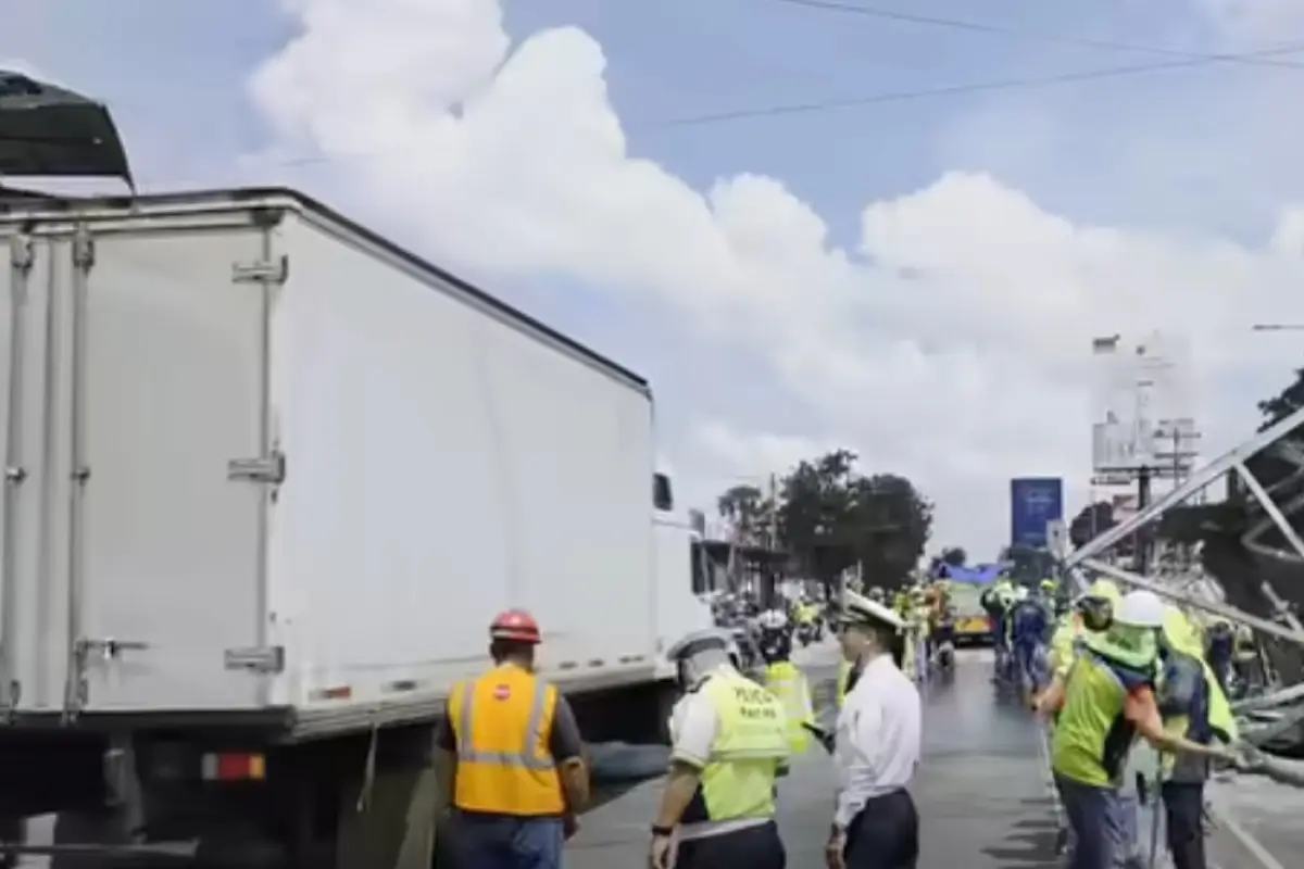 Los vehículos empezaron a circular por la calzada Atanasio Tzul., Captura de pantalla.