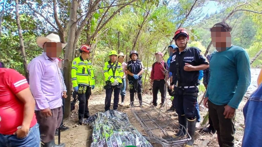 Joven fue arrastrado por río Cuilco cuando sacaba una pelota | Bomberos Municipales Departamentales