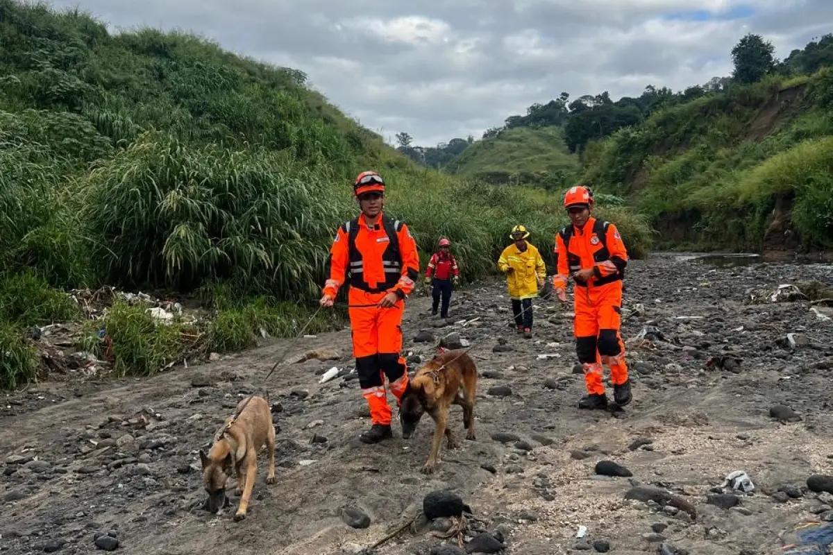 El área donde se realiza la búsqueda divide los municipios de Villa Nueva y San Miguel Petapa., Bomberos Voluntarios.