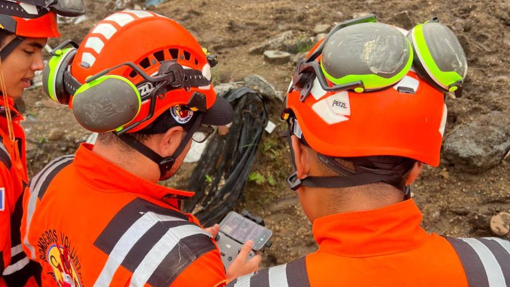 Tareas de búsqueda y rescate en La Cartonera | Bomberos Voluntarios