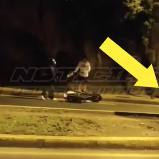 Motorista accidentado en zona 18. ,Captura de pantalla video Facebook.