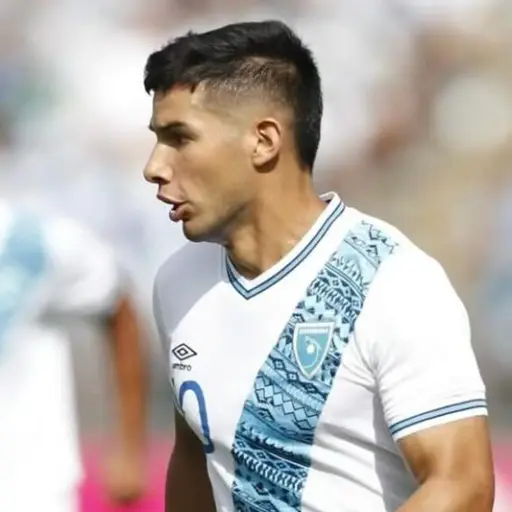 Jesús López defendiendo la camisola de la Selección Nacional de Guatemala 