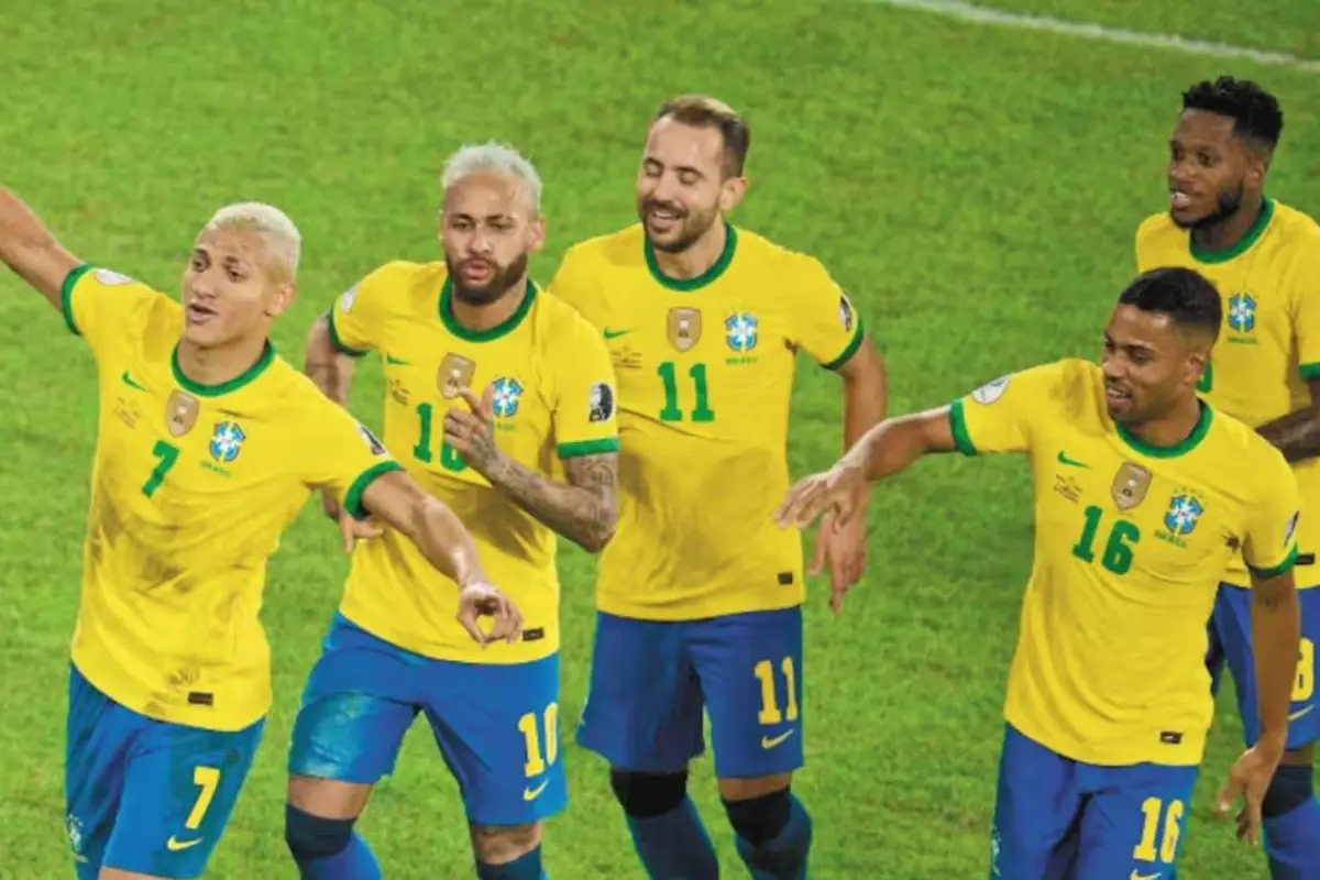 Mediocampista de Brasil enfrenta batalla contra el cáncer., Redes sociales.