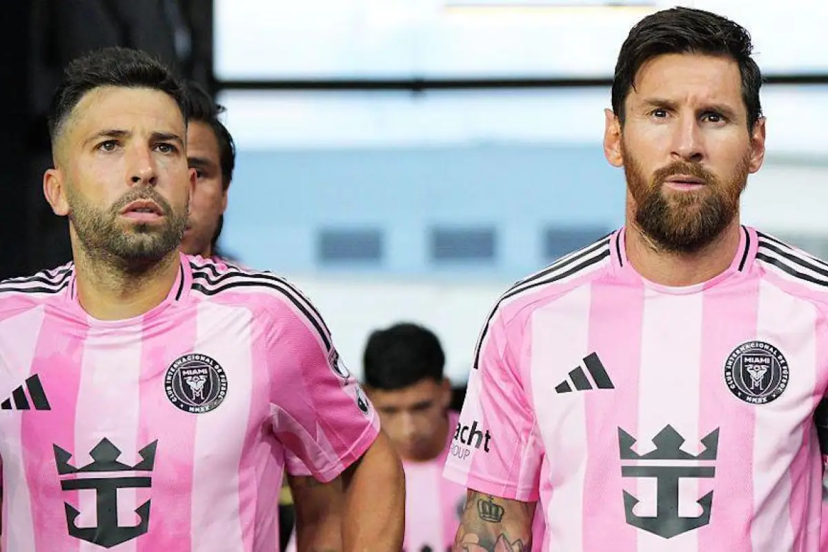 Jordi Alba junto a Messi, MLS