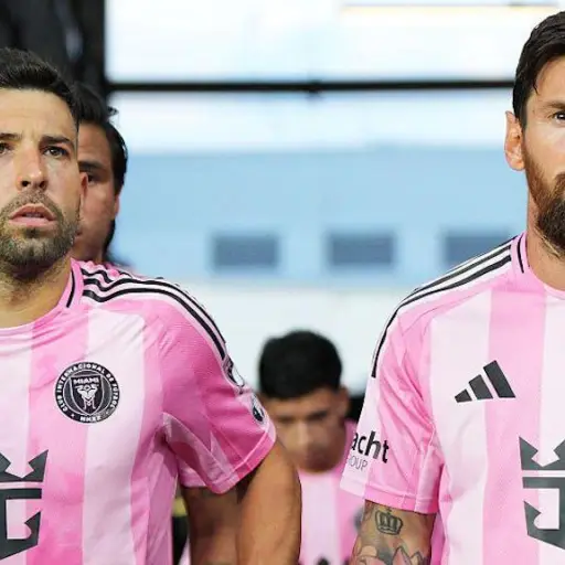Jordi Alba junto a Messi ,MLS