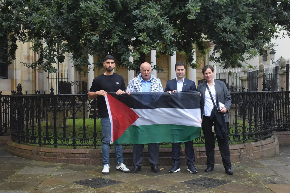 Integrantes de la Federación Palestina de Fútbol - Euskadiko Futbol Federakundea
