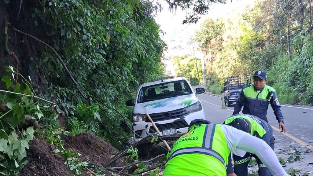 Derrumbe afecta la ruta hacia aldea Colmenas, Villa Canales | PMT de Villa Canales
