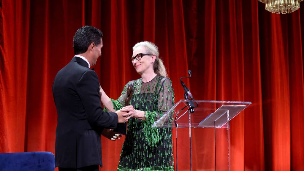 Meryl Streep entrega Premio Albies de José Rubén Zamora | Redes sociales